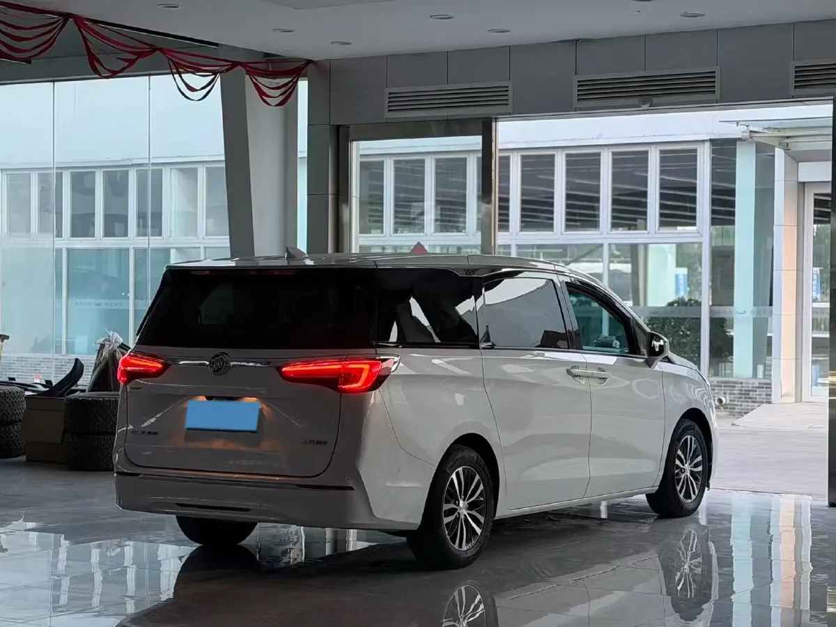 2022 Buick GL8 2.0T 237HP L4 9AT,autocango,china used car exporter,china ev exporter,chinese used car exporter,chinese used ev exporter