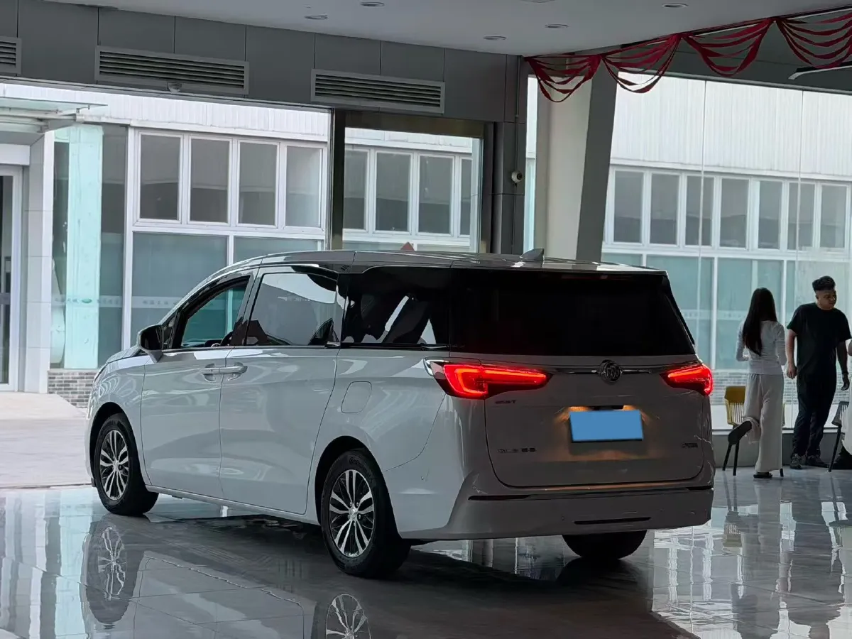 2022 Buick GL8 2.0T 237HP L4 9AT,autocango,china used car exporter,china ev exporter,chinese used car exporter,chinese used ev exporter
