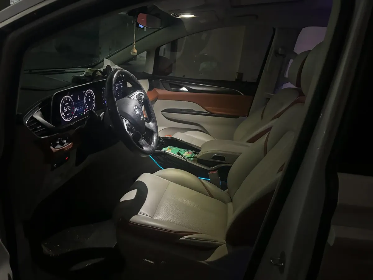 2023 Buick GL8 2.0T 237HP L4 9AT,autocango,china used car exporter,china ev exporter,chinese used car exporter,chinese used ev exporter