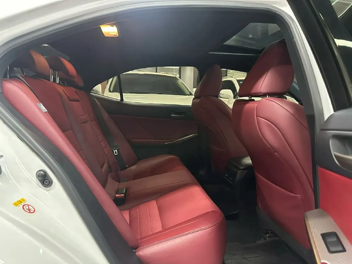 2017 Lexus IS 2.0T 245HP L4 8AT,autocango,china used car exporter,china ev exporter,chinese used car exporter,chinese used ev exporter