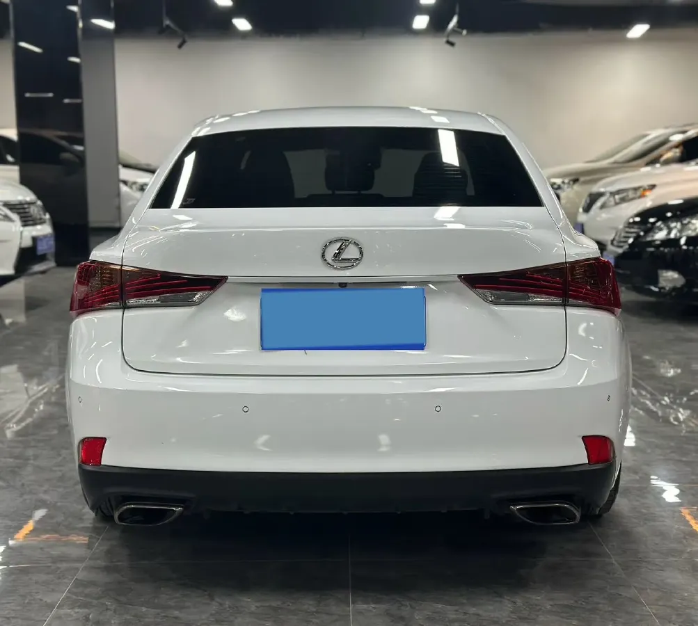 2017 Lexus IS 2.0T 245HP L4 8AT,autocango,china used car exporter,china ev exporter,chinese used car exporter,chinese used ev exporter