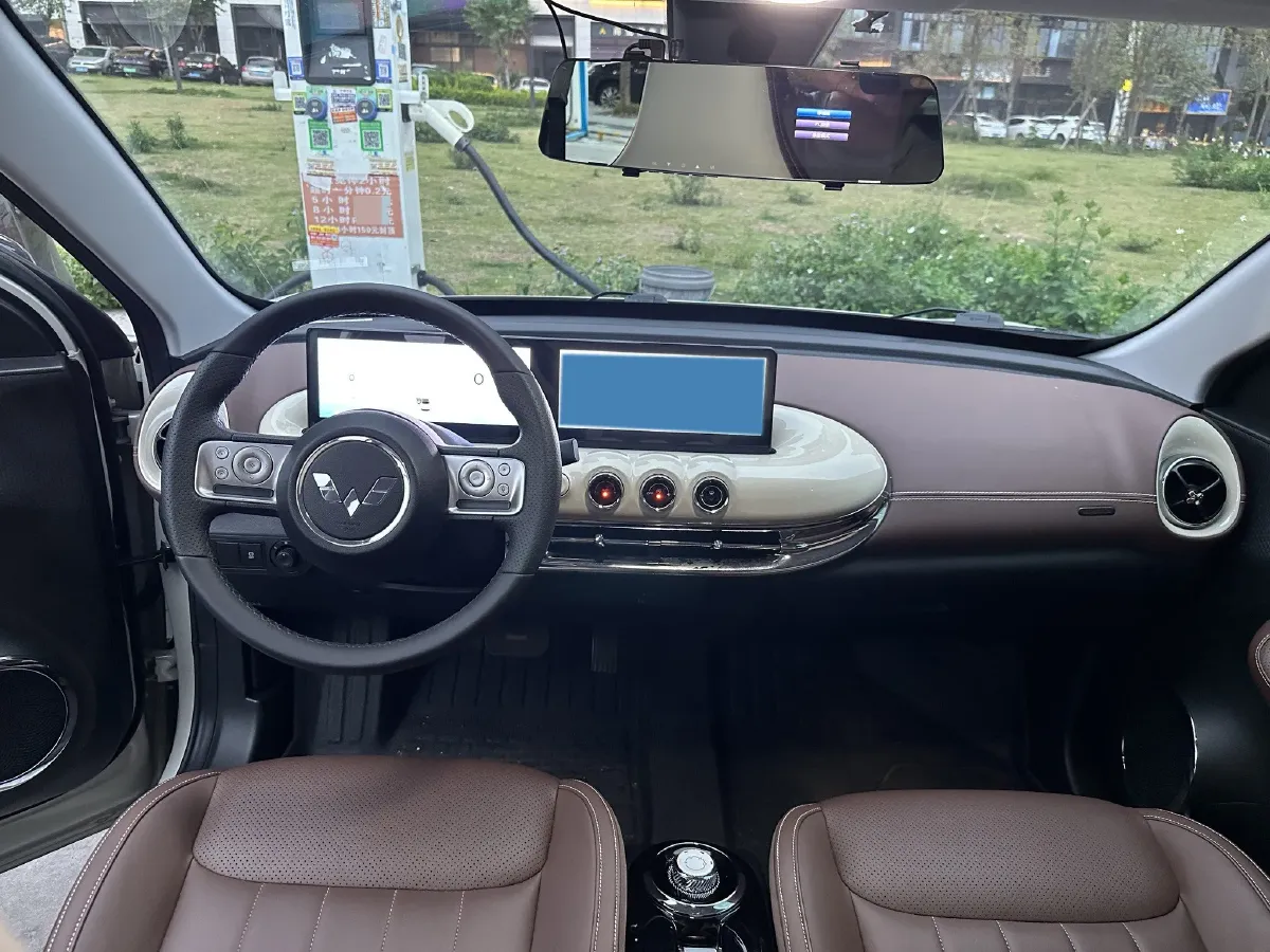 2023 WuLing BinGuo BEV 31.9KWH,autocango,china used car exporter,china ev exporter,chinese used car exporter,chinese used ev exporter