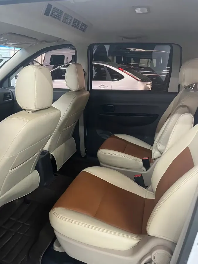 2016 WuLing HongGuang 1.5L 112HP L4 5MT,autocango,china used car exporter,china ev exporter,chinese used car exporter,chinese used ev exporter