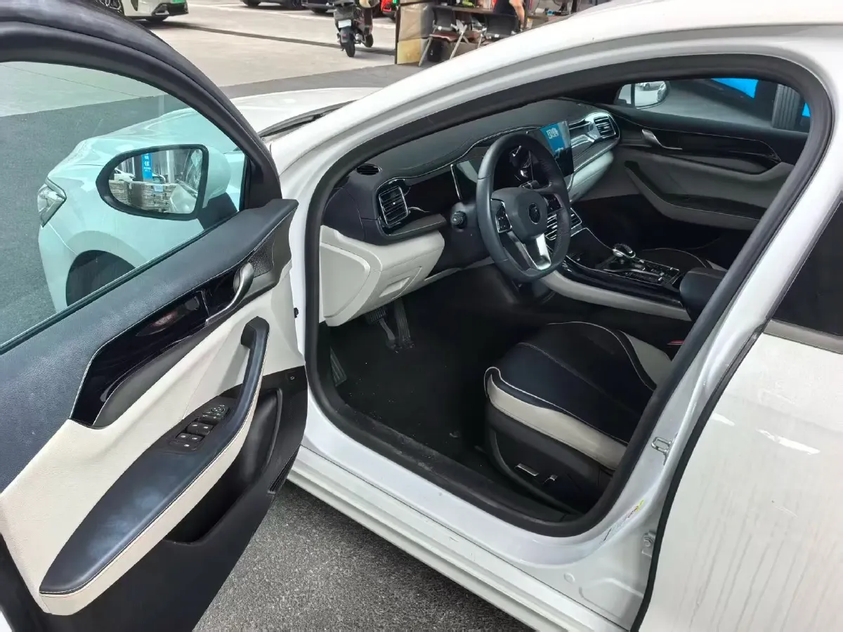 2021 Haval F7 1.5T 169HP L4 7DCT,autocango,china used car exporter,china ev exporter,chinese used car exporter,chinese used ev exporter