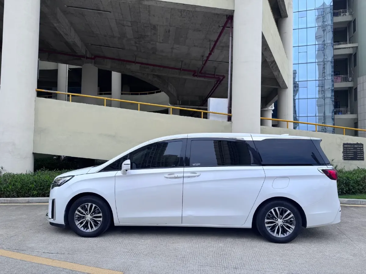 2022 Buick GL8 2.0T 237HP L4 9AT,autocango,china used car exporter,china ev exporter,chinese used car exporter,chinese used ev exporter
