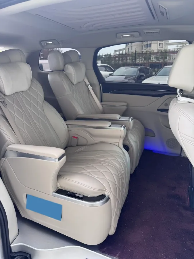 2022 Buick GL8 2.0T 237HP L4 9AT,autocango,china used car exporter,china ev exporter,chinese used car exporter,chinese used ev exporter