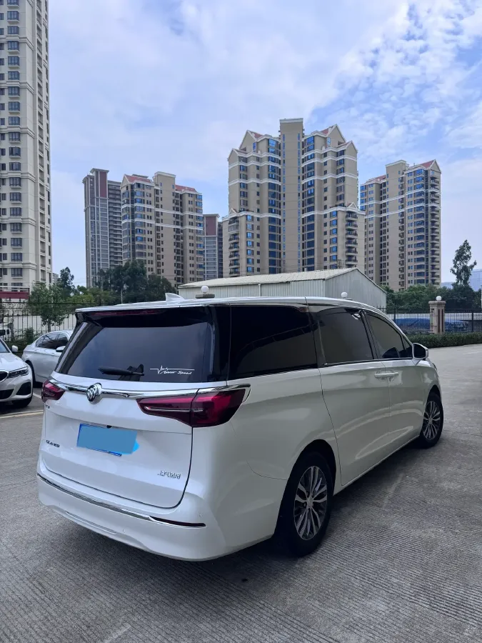 2022 Buick GL8 2.0T 237HP L4 9AT,autocango,china used car exporter,china ev exporter,chinese used car exporter,chinese used ev exporter