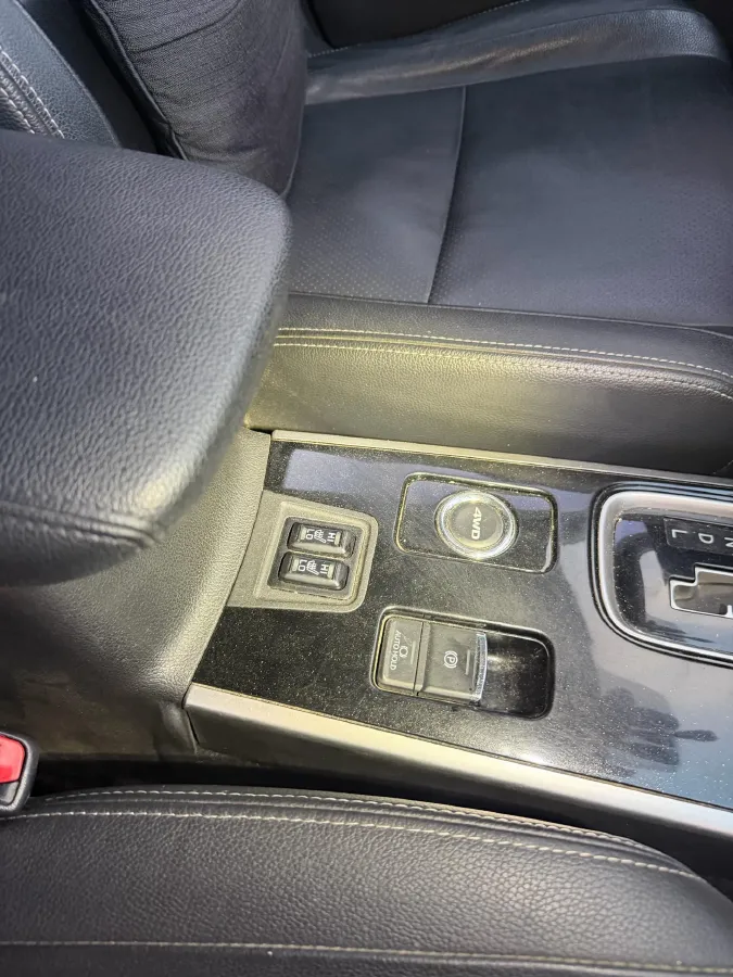 2018 Mitsubishi Outlander 2.4L 192HP L4 CVT,autocango,china used car exporter,china ev exporter,chinese used car exporter,chinese used ev exporter