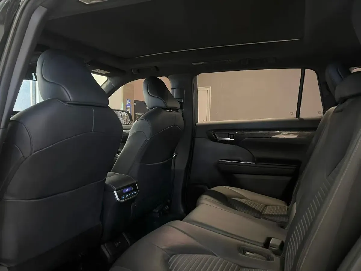 2022 Toyota Crown Kluger 2.5L 192HP L4 E-CVT Hybrid,autocango,china used car exporter,china ev exporter,chinese used car exporter,chinese used ev exporter