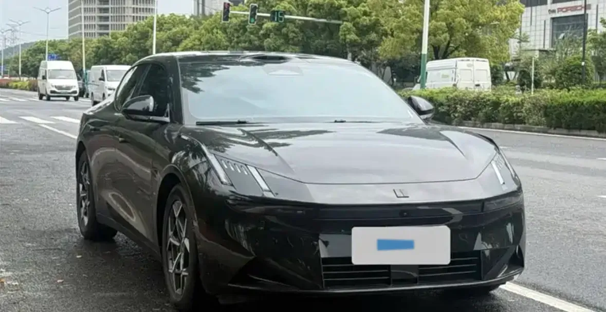 2025 LYNK&CO 10 EM-P 1.5T 163HP L4 3DHT PHEV,autocango,china used car exporter,china ev exporter,chinese used car exporter,chinese used ev exporter