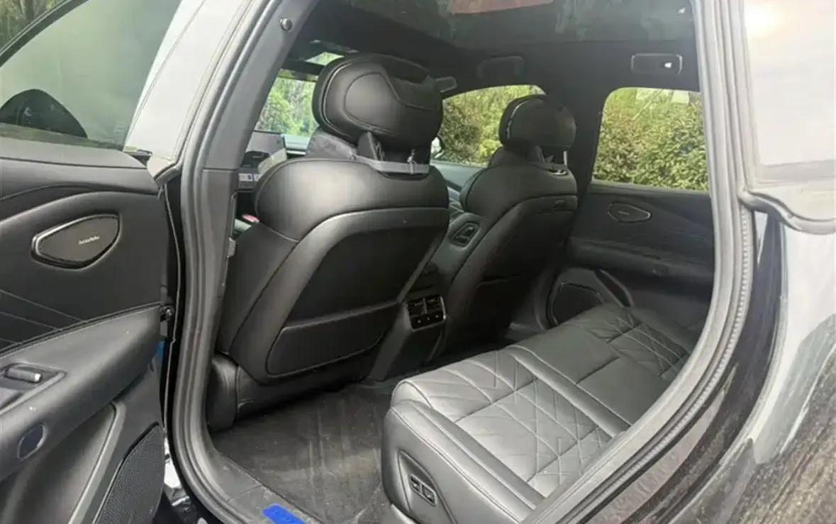 2025 LYNK&CO 10 EM-P 1.5T 163HP L4 3DHT PHEV,autocango,china used car exporter,china ev exporter,chinese used car exporter,chinese used ev exporter