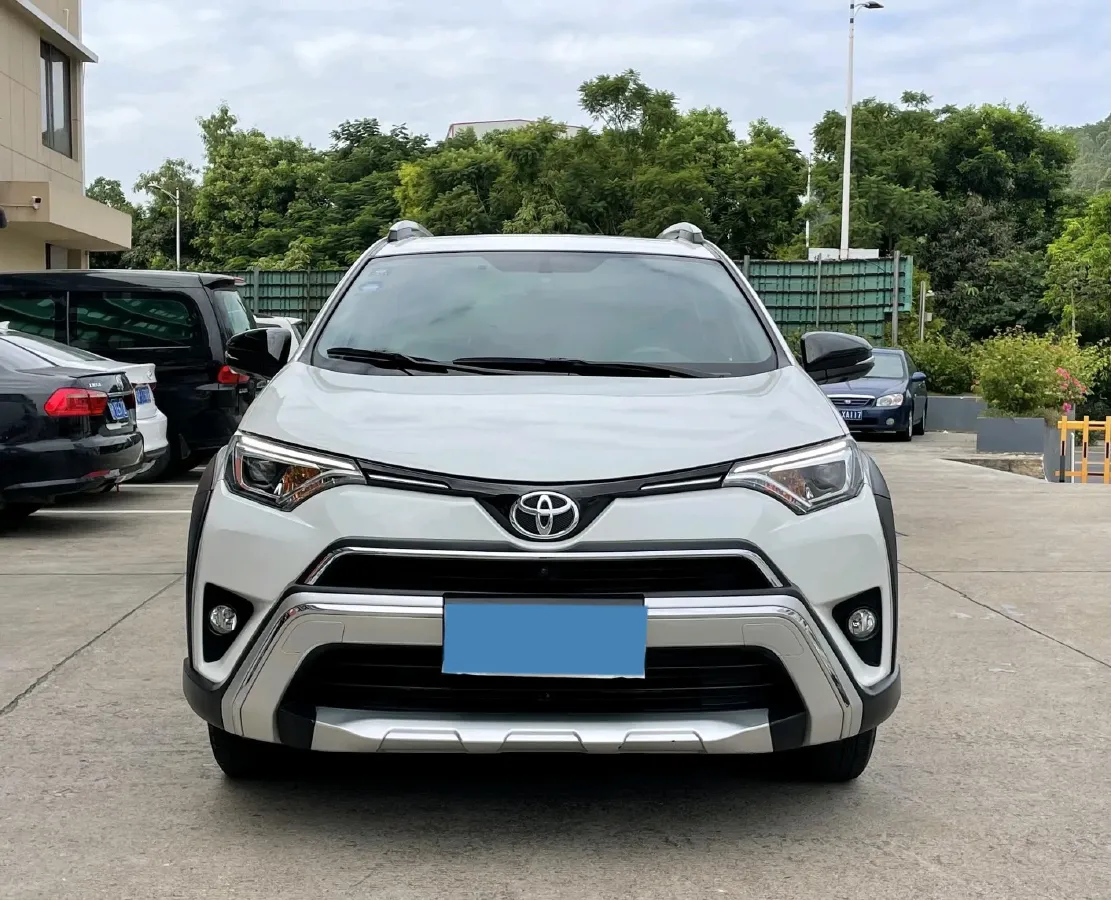 2019 Toyota Camry 2.0L 178HP L4 CVT,autocango,china used car exporter,china ev exporter,chinese used car exporter,chinese used ev exporter