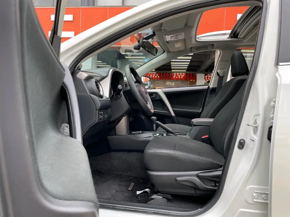 2019 Toyota Camry 2.0L 178HP L4 CVT,autocango,china used car exporter,china ev exporter,chinese used car exporter,chinese used ev exporter
