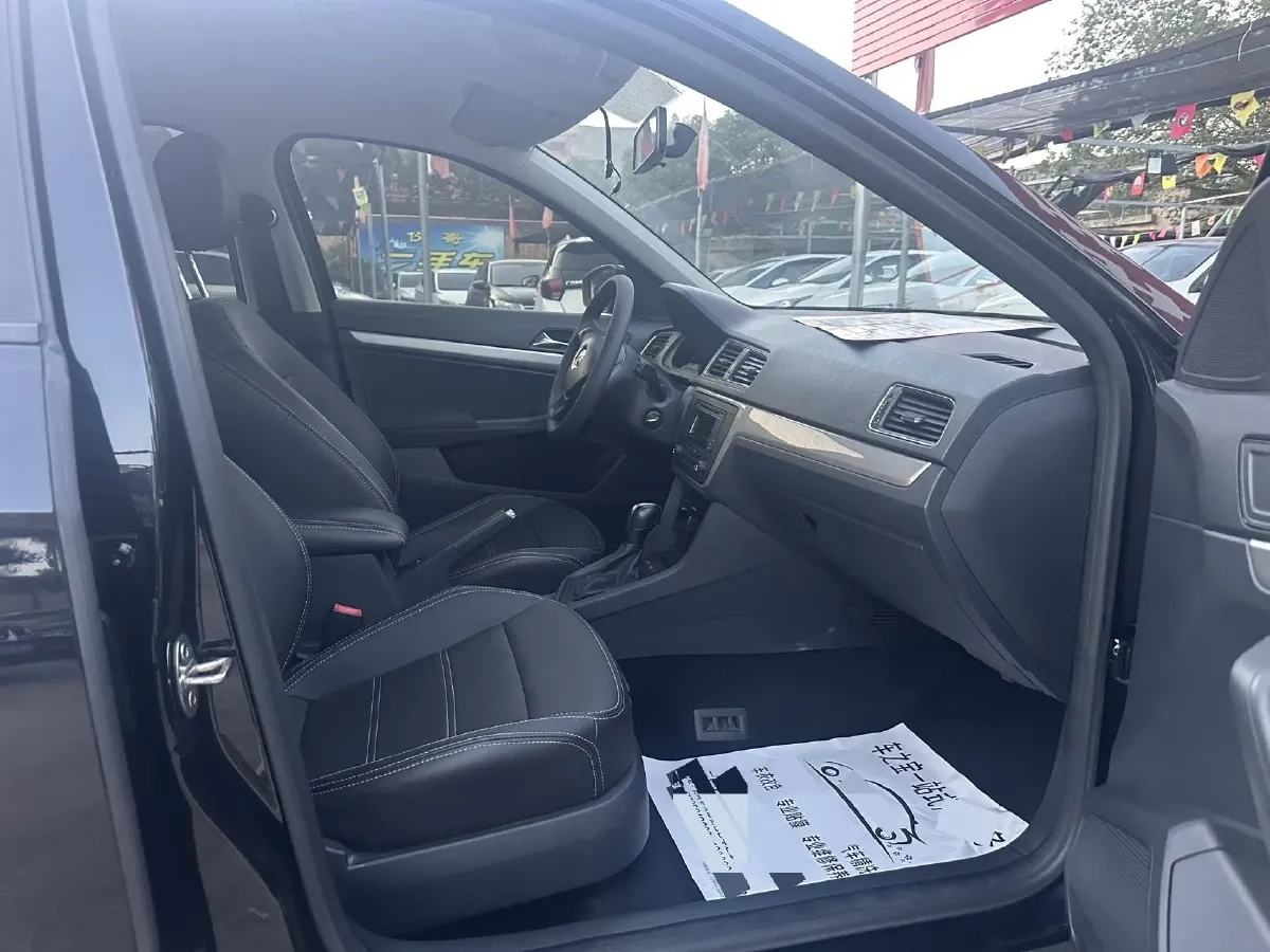 2018 Landwind XiaoYao 1.5T 163HP L4 CVT,autocango,china used car exporter,china ev exporter,chinese used car exporter,chinese used ev exporter
