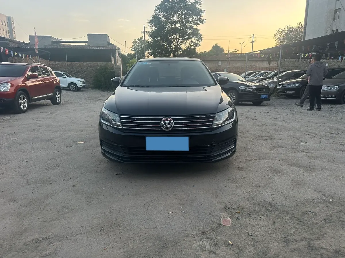 2018 Landwind XiaoYao 1.5T 163HP L4 CVT,autocango,china used car exporter,china ev exporter,chinese used car exporter,chinese used ev exporter