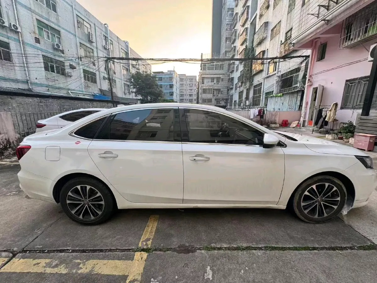 2019 Roewe i6 1.5T 169HP L4 AMT PHEV 9.1KWH,autocango,china used car exporter,china ev exporter,chinese used car exporter,chinese used ev exporter