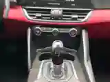 2017 Alfa Romeo Giulia 2.0T 280HP L4 8AT