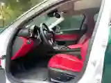 2017 Alfa Romeo Giulia 2.0T 280HP L4 8AT