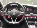 2017 Alfa Romeo Giulia 2.0T 280HP L4 8AT