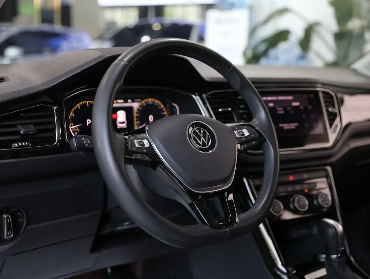 2022 Volkswagen T-Roc 1.4T 150HP L4 7DCT,autocango,china used car exporter,china ev exporter,chinese used car exporter,chinese used ev exporter