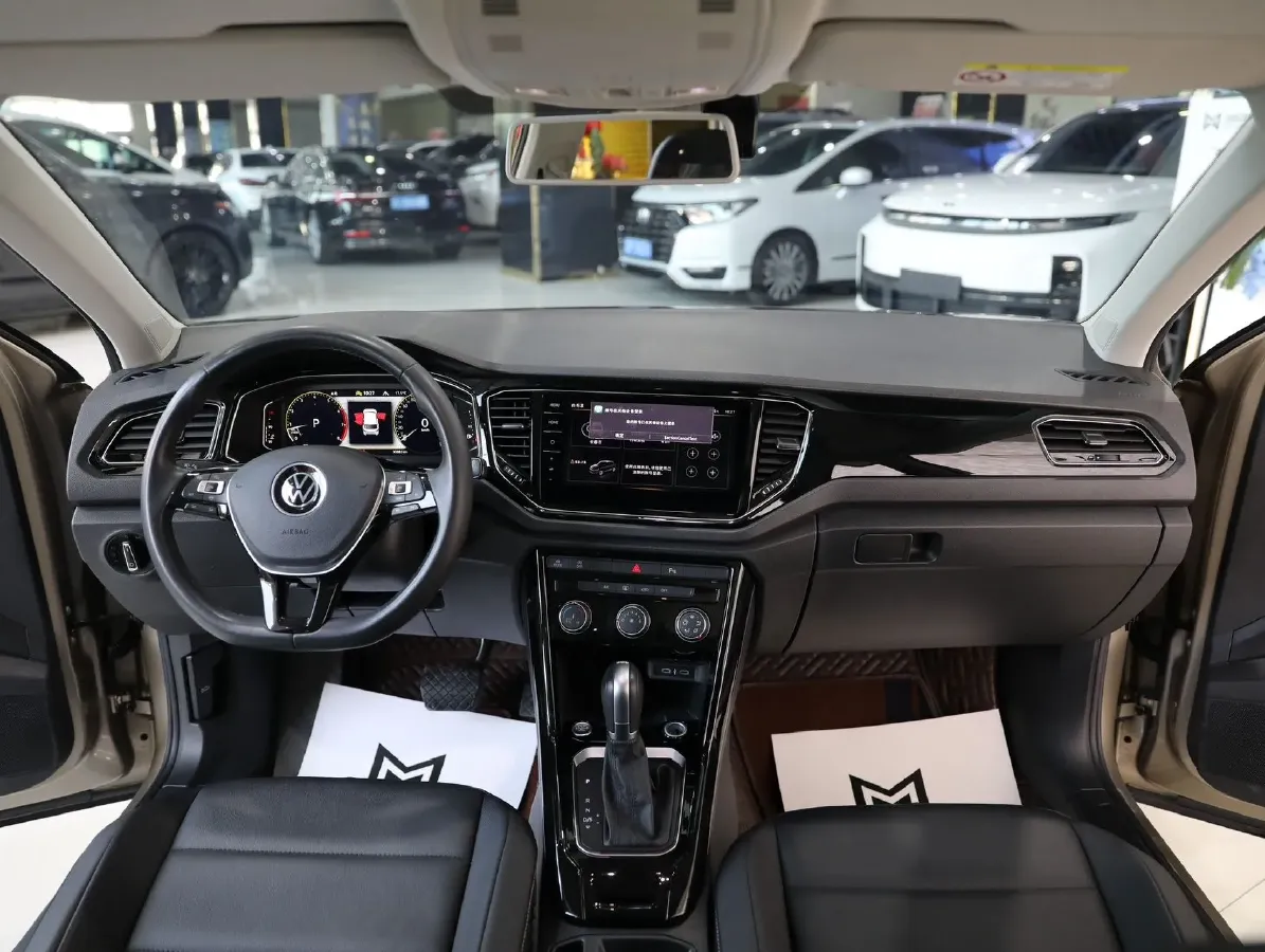 2022 Volkswagen T-Roc 1.4T 150HP L4 7DCT,autocango,china used car exporter,china ev exporter,chinese used car exporter,chinese used ev exporter