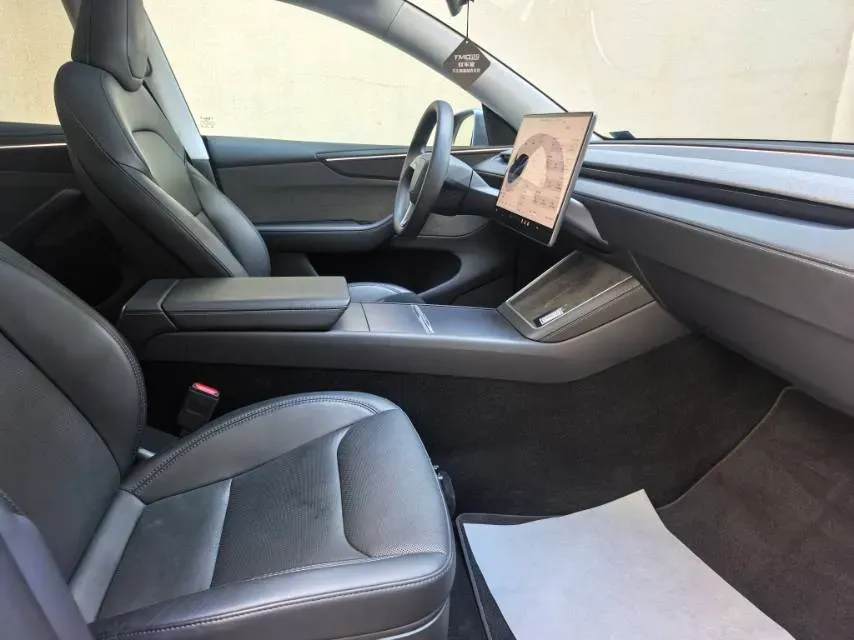 2025 Tesla Model Y BEV 62.5KWH,autocango,china used car exporter,china ev exporter,chinese used car exporter,chinese used ev exporter