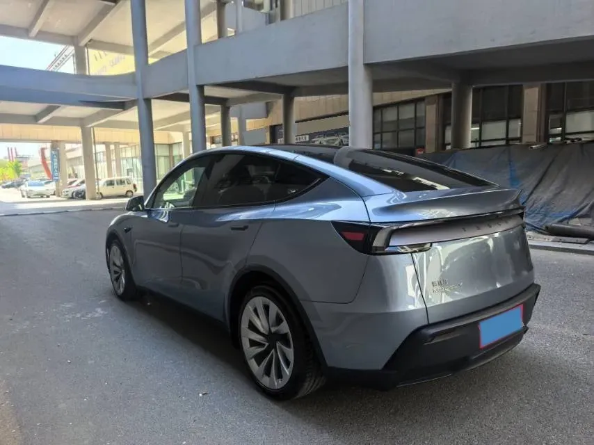 2025 Tesla Model Y BEV 62.5KWH,autocango,china used car exporter,china ev exporter,chinese used car exporter,chinese used ev exporter