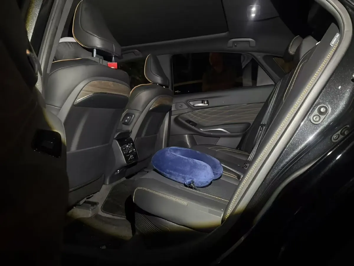 2024 Toyota Avalon 2.0L 152HP L4 E-CVT Hybrid,autocango,china used car exporter,china ev exporter,chinese used car exporter,chinese used ev exporter