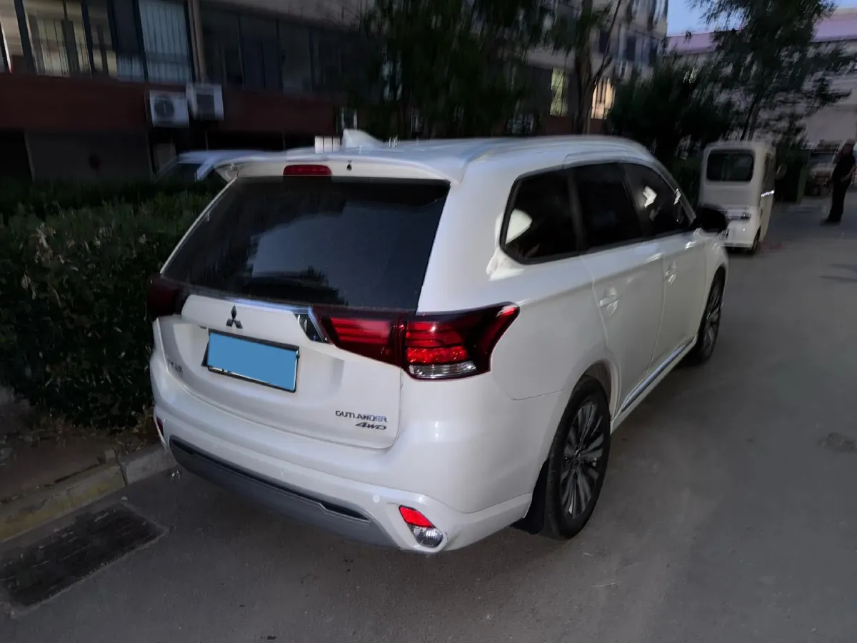 2021 Mitsubishi Outlander 2.0L 166HP L4 CVT,autocango,china used car exporter,china ev exporter,chinese used car exporter,chinese used ev exporter