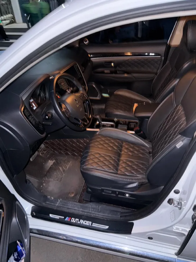 2021 Mitsubishi Outlander 2.0L 166HP L4 CVT,autocango,china used car exporter,china ev exporter,chinese used car exporter,chinese used ev exporter