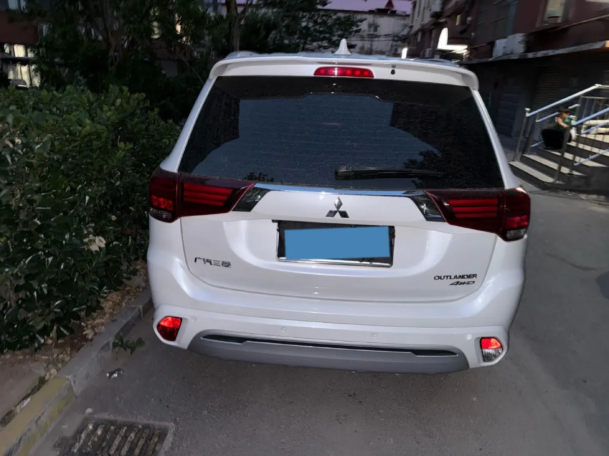 2021 Mitsubishi Outlander 2.0L 166HP L4 CVT,autocango,china used car exporter,china ev exporter,chinese used car exporter,chinese used ev exporter