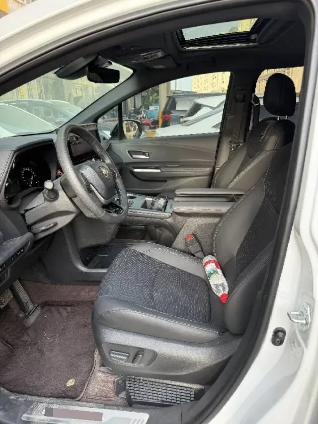 2024 Toyota Sienna 2.5L 189HP L4 E-CVT Hybrid,autocango,china used car exporter,china ev exporter,chinese used car exporter,chinese used ev exporter