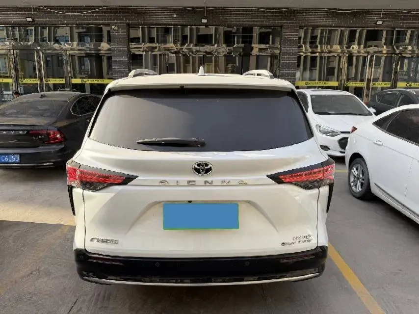 2024 Toyota Sienna 2.5L 189HP L4 E-CVT Hybrid,autocango,china used car exporter,china ev exporter,chinese used car exporter,chinese used ev exporter