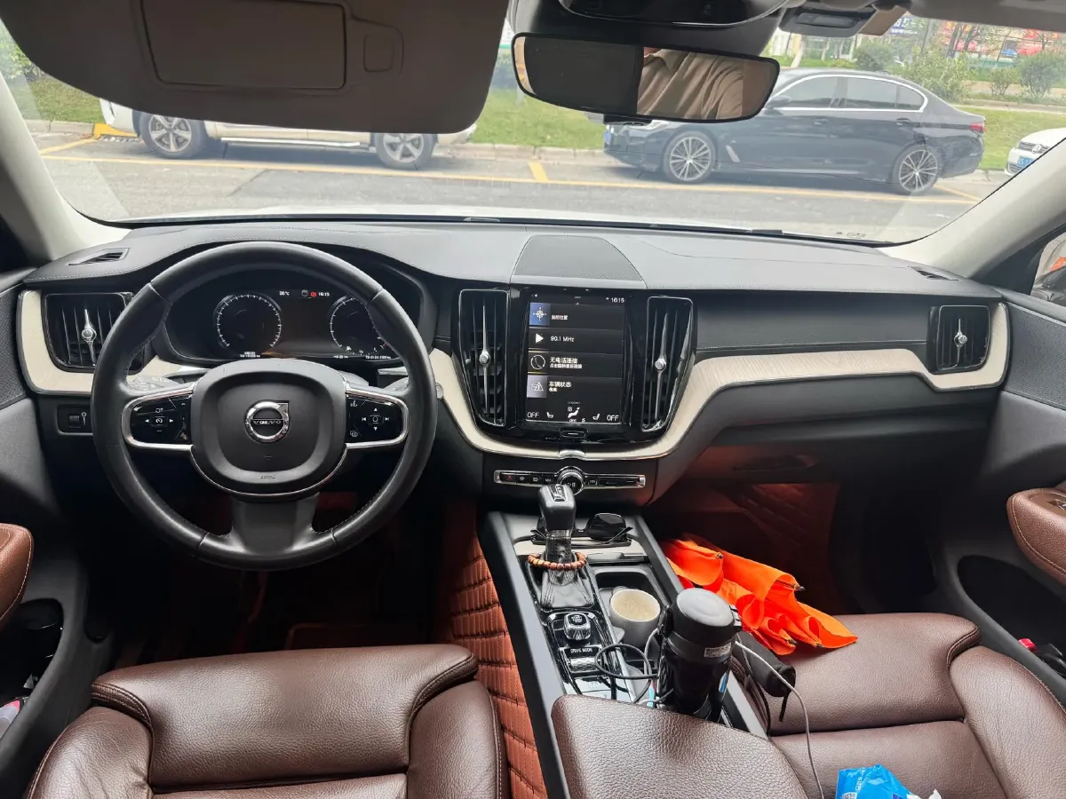 2020 Volvo XC60 2.0T 254HP L4 8AT,autocango,china used car exporter,china ev exporter,chinese used car exporter,chinese used ev exporter
