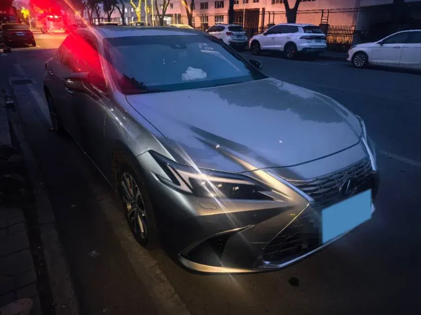 2025 Lexus ES 2.0L 173HP L4 CVT,autocango,china used car exporter,china ev exporter,chinese used car exporter,chinese used ev exporter