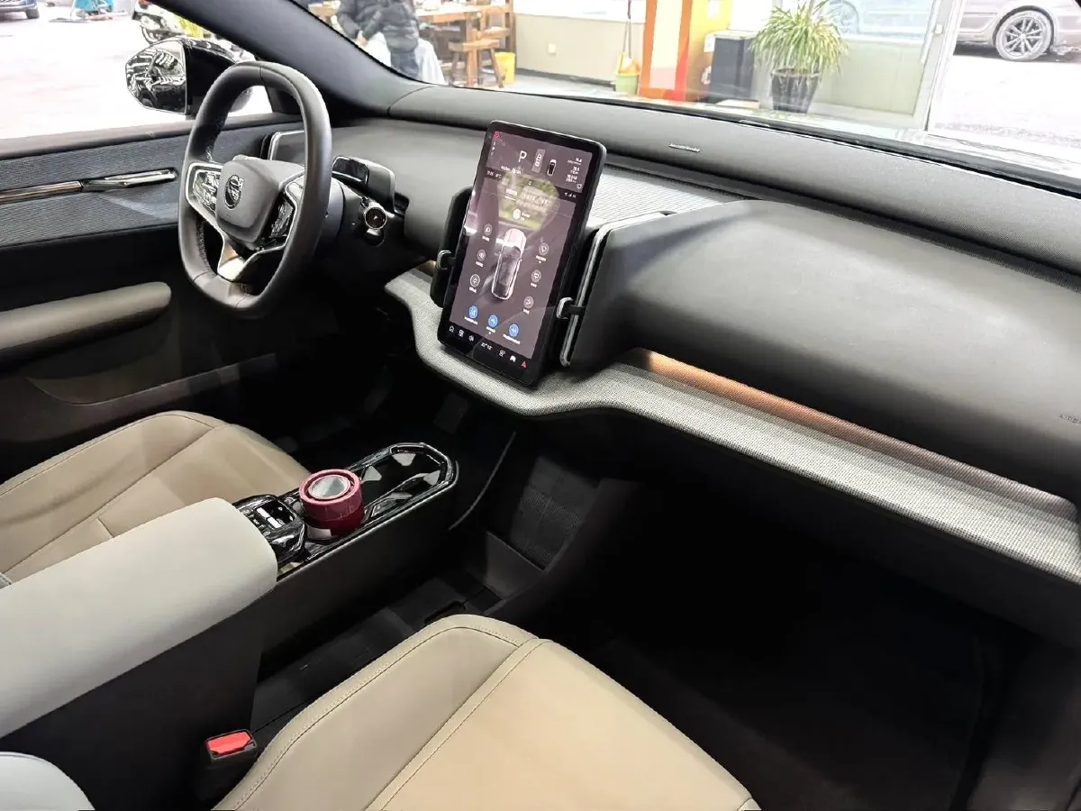 2024 Isuzu Mu-X 2.0T 220HP L4 8AT,autocango,china used car exporter,china ev exporter,chinese used car exporter,chinese used ev exporter