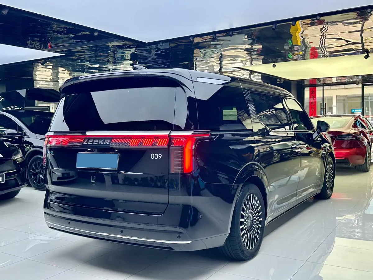 2022 Zeekr 009 BEV 116KWH,autocango,china used car exporter,china ev exporter,chinese used car exporter,chinese used ev exporter