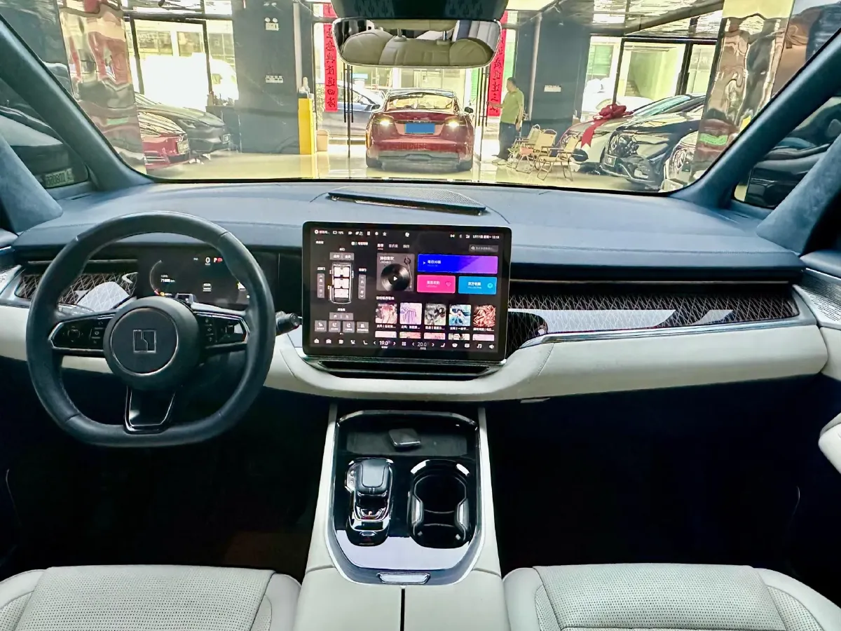 2022 Zeekr 009 BEV 116KWH,autocango,china used car exporter,china ev exporter,chinese used car exporter,chinese used ev exporter