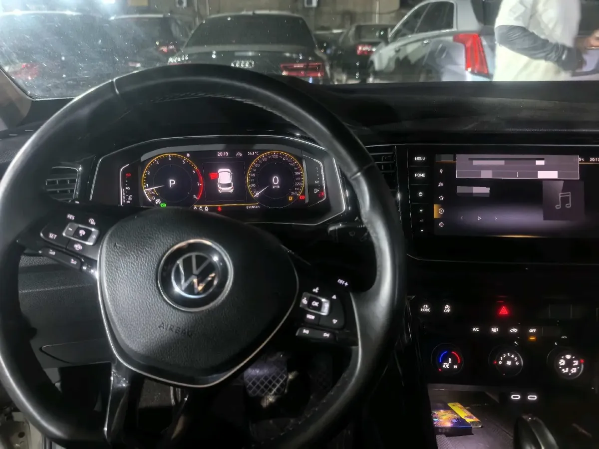 2021 Volkswagen T-Roc 1.4T 150HP L4 7DCT,autocango,china used car exporter,china ev exporter,chinese used car exporter,chinese used ev exporter