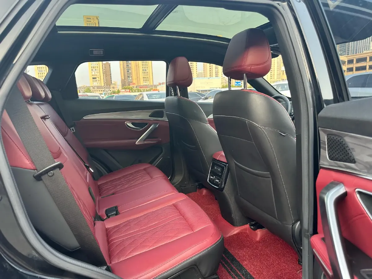 2023 ChangAn Oshan X7 Plus 1.5T 188HP L4 7DCT,autocango,china used car exporter,china ev exporter,chinese used car exporter,chinese used ev exporter