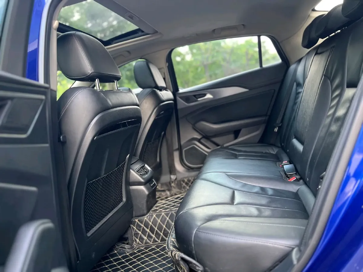 2020 HongQi H5 1.8T 197HP L4 6AT,autocango,china used car exporter,china ev exporter,chinese used car exporter,chinese used ev exporter