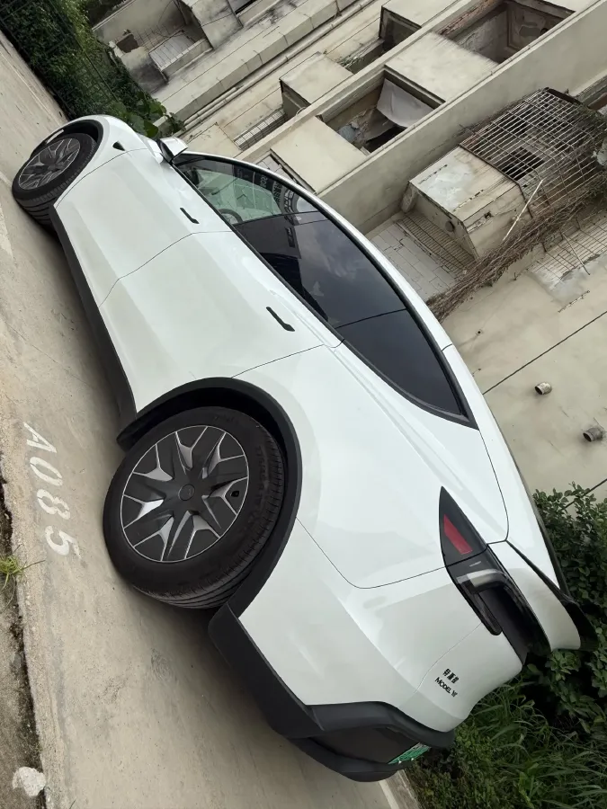 2025 Tesla Model Y L BEV,autocango,china used car exporter,china ev exporter,chinese used car exporter,chinese used ev exporter
