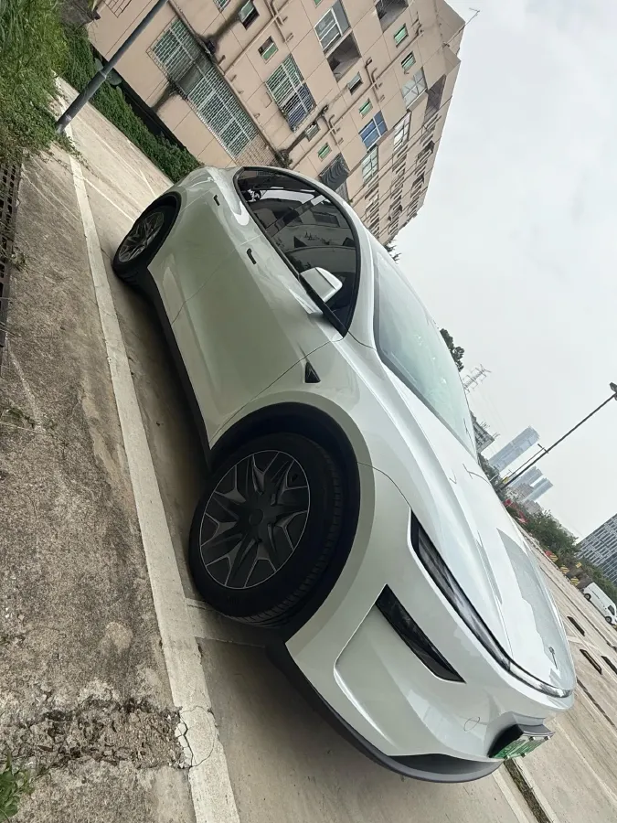 2025 Tesla Model Y L BEV,autocango,china used car exporter,china ev exporter,chinese used car exporter,chinese used ev exporter