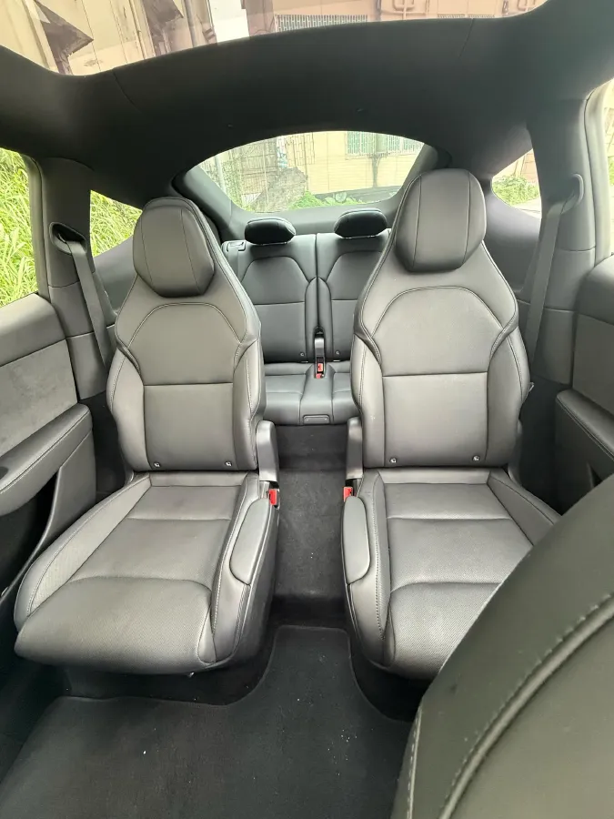2025 Tesla Model Y L BEV,autocango,china used car exporter,china ev exporter,chinese used car exporter,chinese used ev exporter