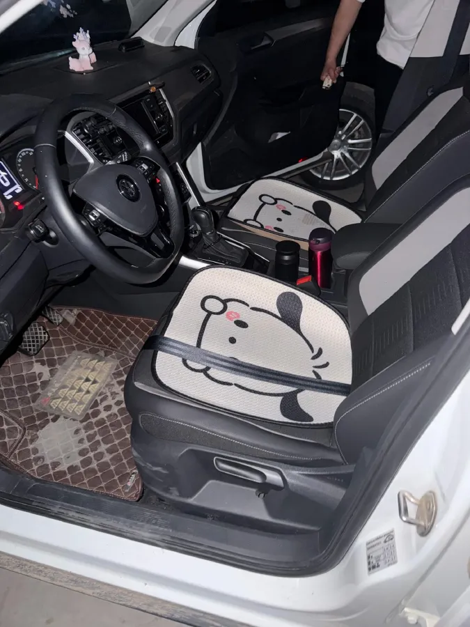 2020 Volkswagen T-Roc 1.4T 150HP L4 7DCT,autocango,china used car exporter,china ev exporter,chinese used car exporter,chinese used ev exporter