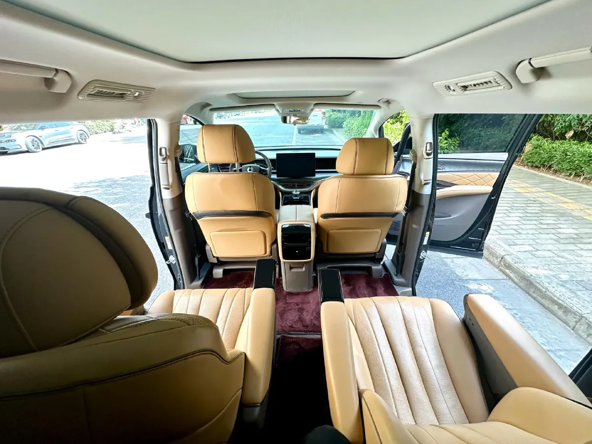 2022 HongQi HS7 3.0T 337HP V6 8AT,autocango,china used car exporter,china ev exporter,chinese used car exporter,chinese used ev exporter