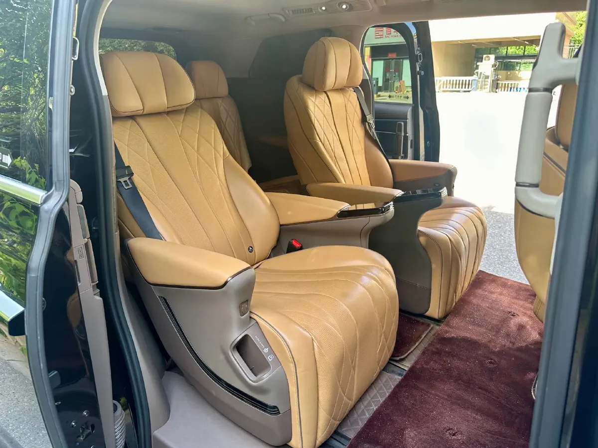 2022 HongQi HS7 3.0T 337HP V6 8AT,autocango,china used car exporter,china ev exporter,chinese used car exporter,chinese used ev exporter