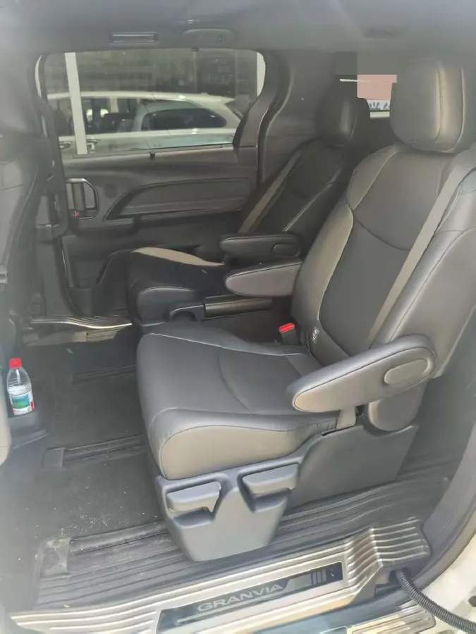 2024 Toyota Granvia 2.5L 189HP L4 E-CVT Hybrid,autocango,china used car exporter,china ev exporter,chinese used car exporter,chinese used ev exporter