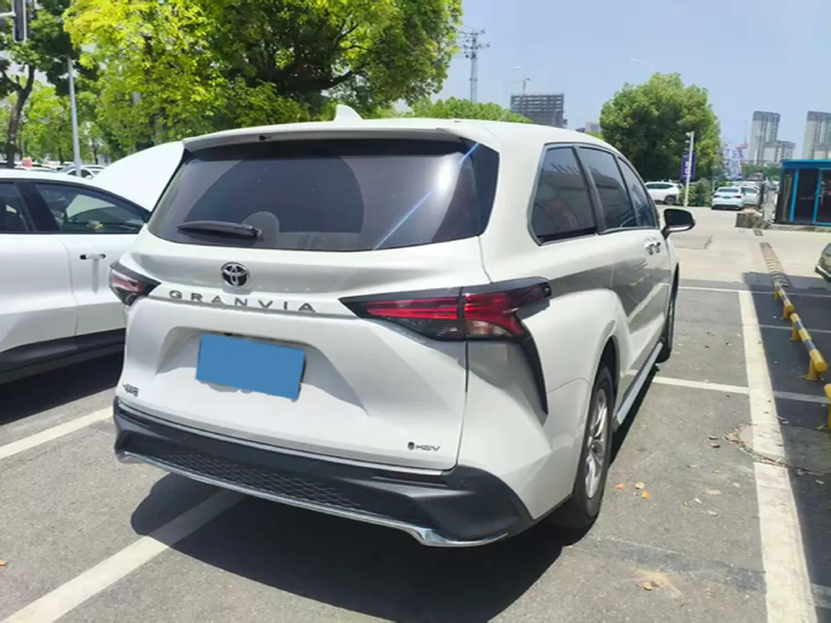 2024 Toyota Granvia 2.5L 189HP L4 E-CVT Hybrid,autocango,china used car exporter,china ev exporter,chinese used car exporter,chinese used ev exporter