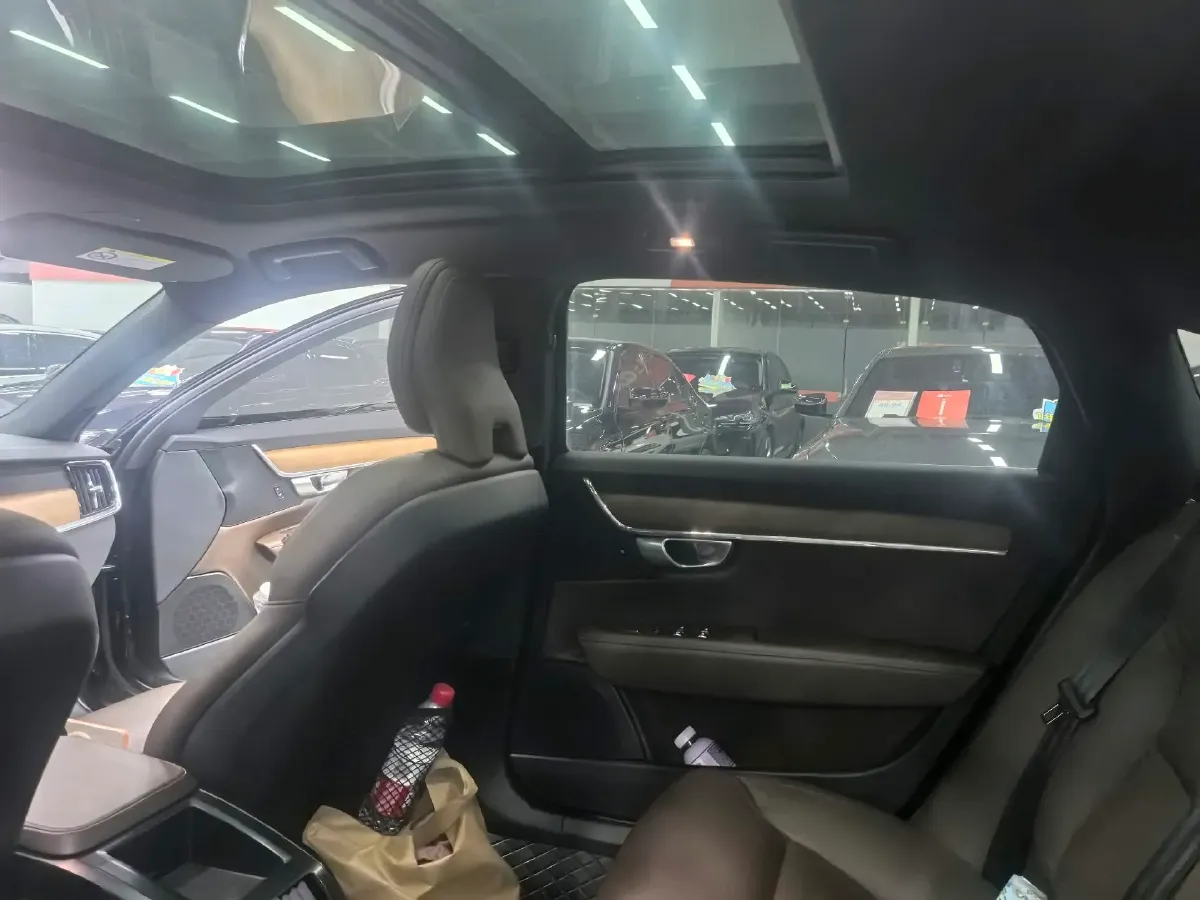 2024 Volvo S90 2.0T 250HP L4 8AT,autocango,china used car exporter,china ev exporter,chinese used car exporter,chinese used ev exporter
